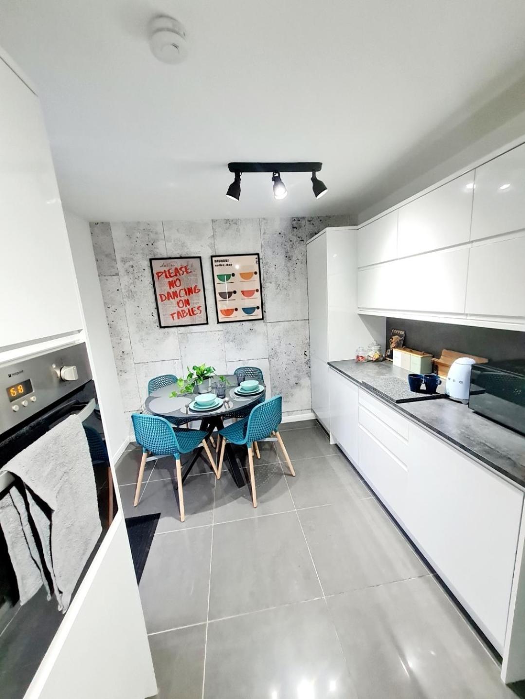 Apartament Bright 3Br Walking Distance To Town - Free Parking Glasgow Zewnętrze zdjęcie